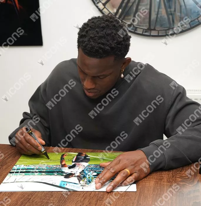 Icons Maro Itoje Signed Saracens Photo In Black Wooden Frame: 2023 Premiership Final Winner