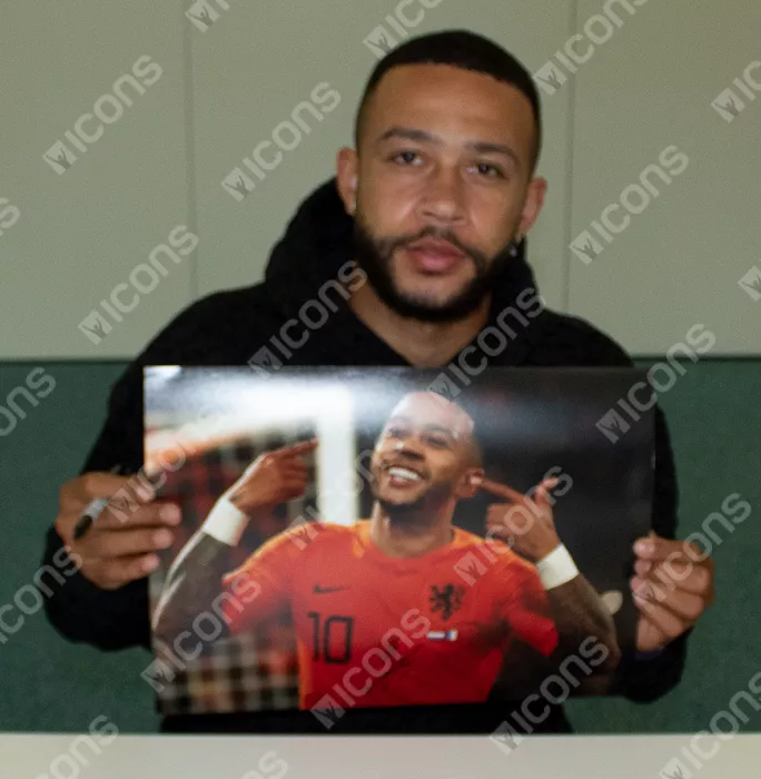 Icons Memphis Depay Signed Netherlands Photo In Black Wooden Frame