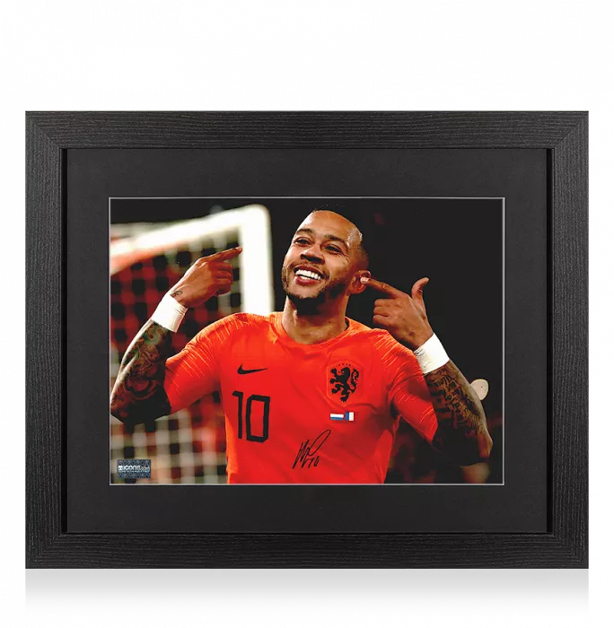 icons Memphis Depay Signed Netherlands Photo In Black Wooden Frame