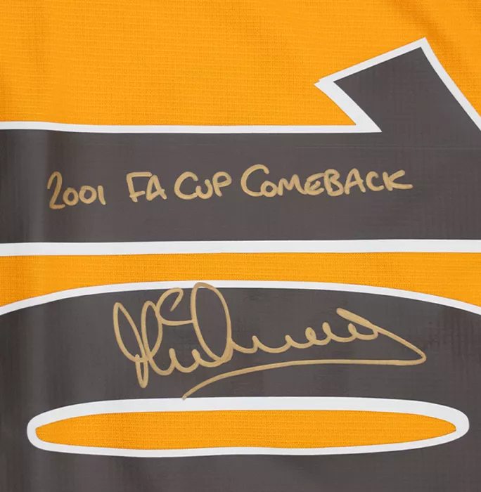 Icons Michael Owen Back Signed Liverpool 2000-01 Away Shirt - 2001 FA Cup Comeback Inscription In Hero Frame: Option 1