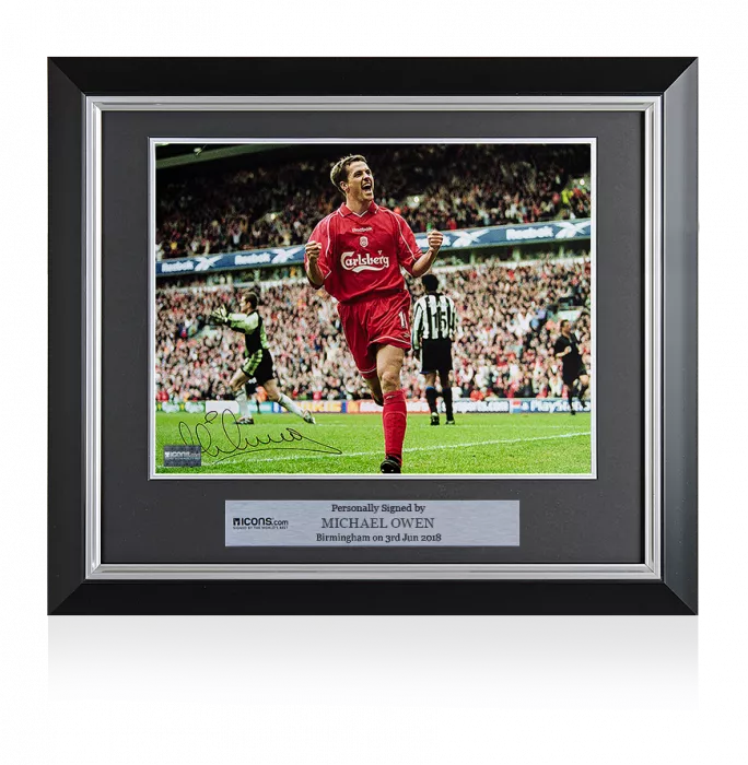 icons Michael Owen Signed and Framed Liverpool Photo: Anfield Favourite