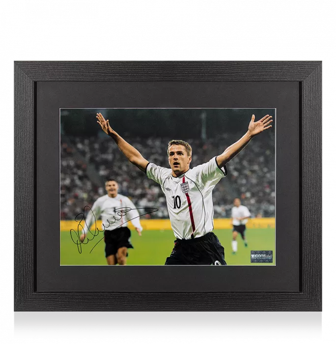 icons Michael Owen Signed England Photo In Black Wooden Frame: 2001 Hat-Trick vs Germany