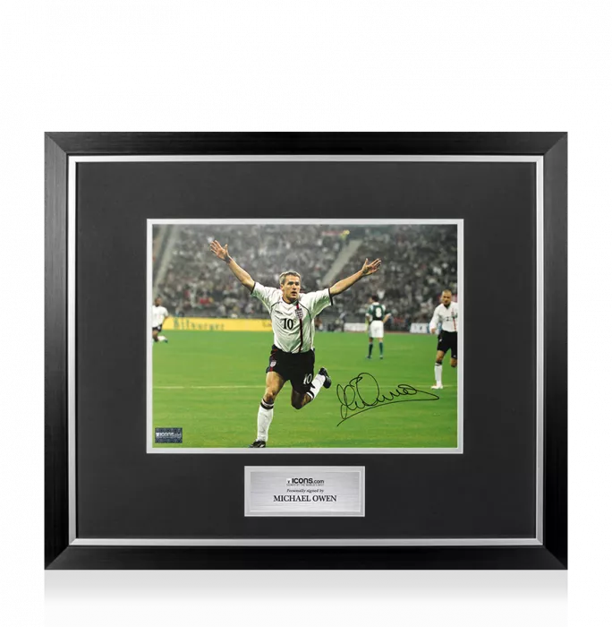 icons Michael Owen Signed England Photo In Premium Photo Frame: Goal Celebration vs Germany