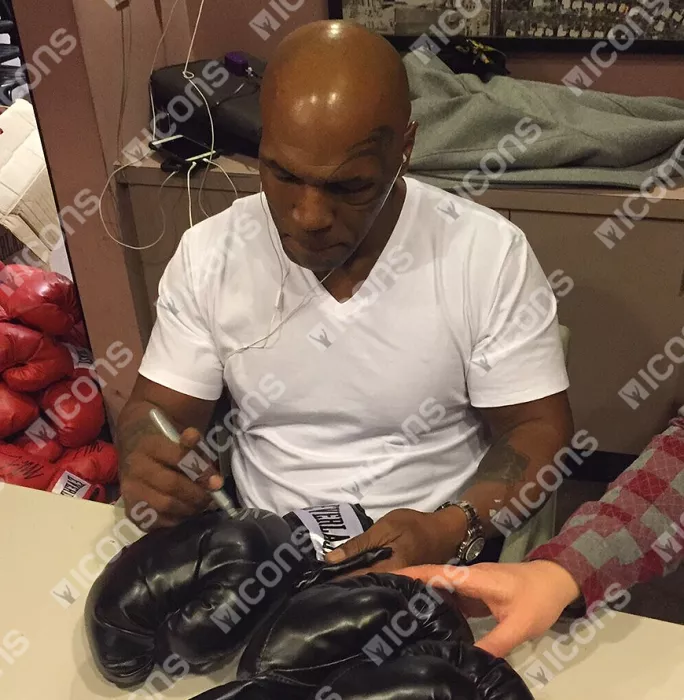 Icons Mike Tyson Signed Black Everlast Boxing Glove