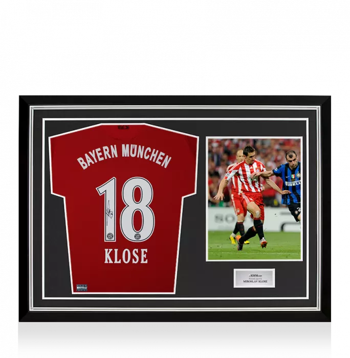 icons Miroslav Klose Back Signed FC Bayern Munich 2010-11 Home Shirt In Hero Frame: Option 1