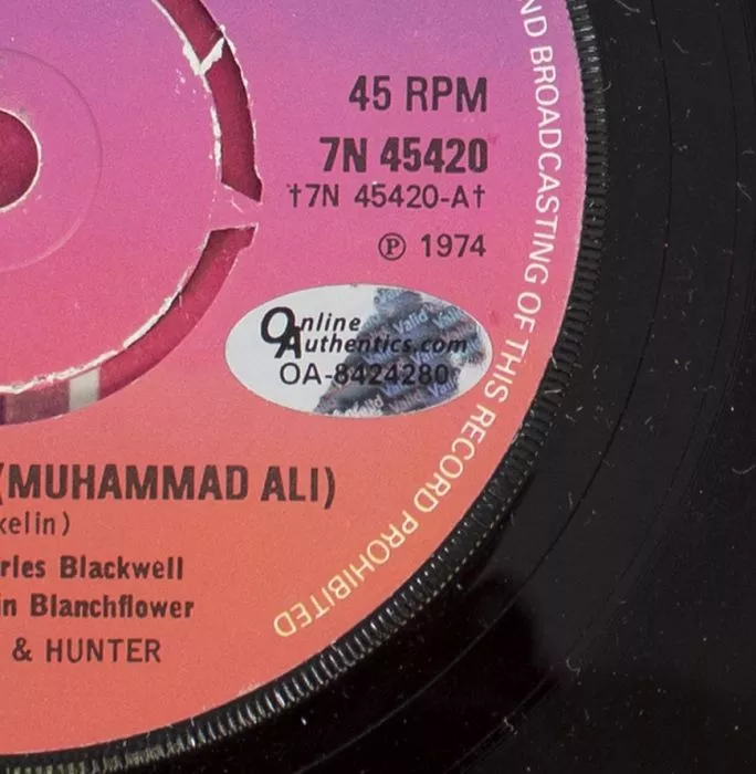 Icons Muhammad Ali Signed Vinyl Record - Johnny Wakelin Black Superman (OA-8424280)