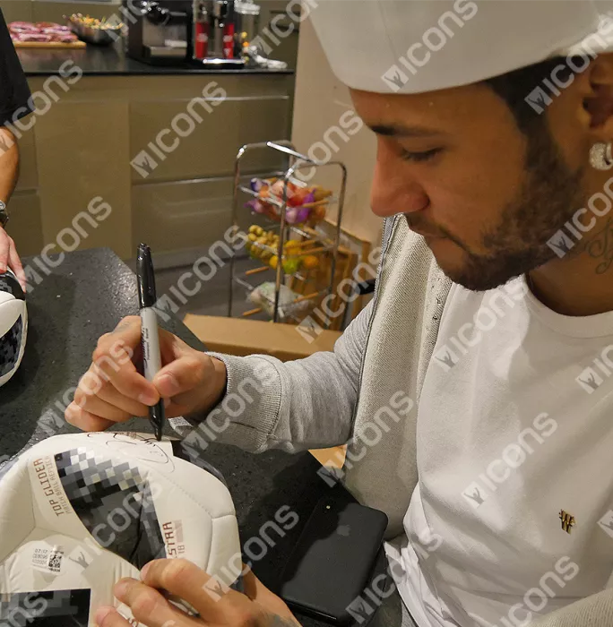 Icons Neymar Jr Signed 2018 FIFA World Cup Telstar 18 Football