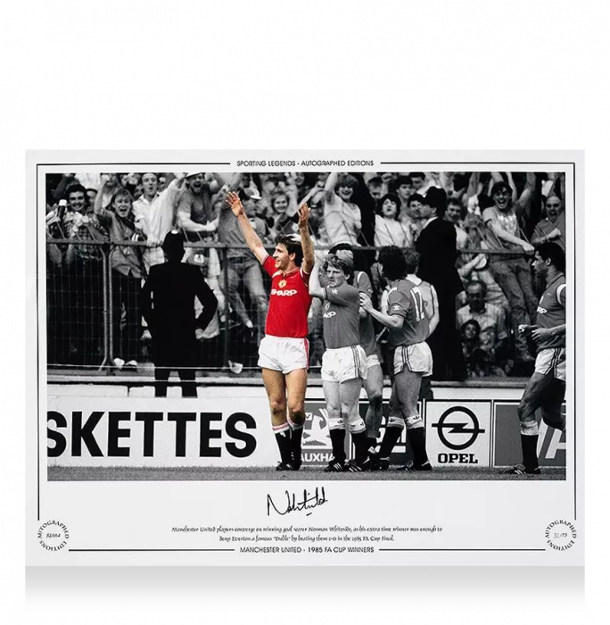 Icons Norman Whiteside Signed Manchester United Photo