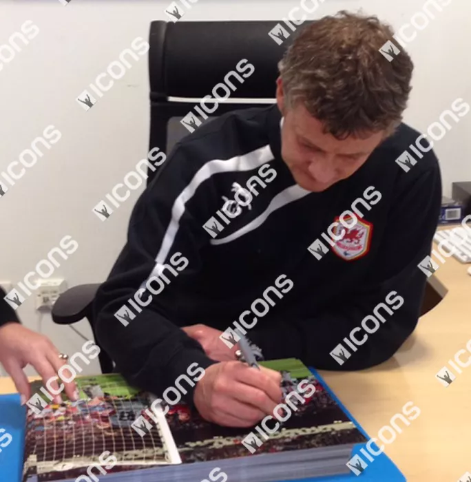 Icons Ole Gunnar Solskjaer Signed Manchester United Photo In Black Wooden Frame: 1999 UEFA Champions League Final Goal
