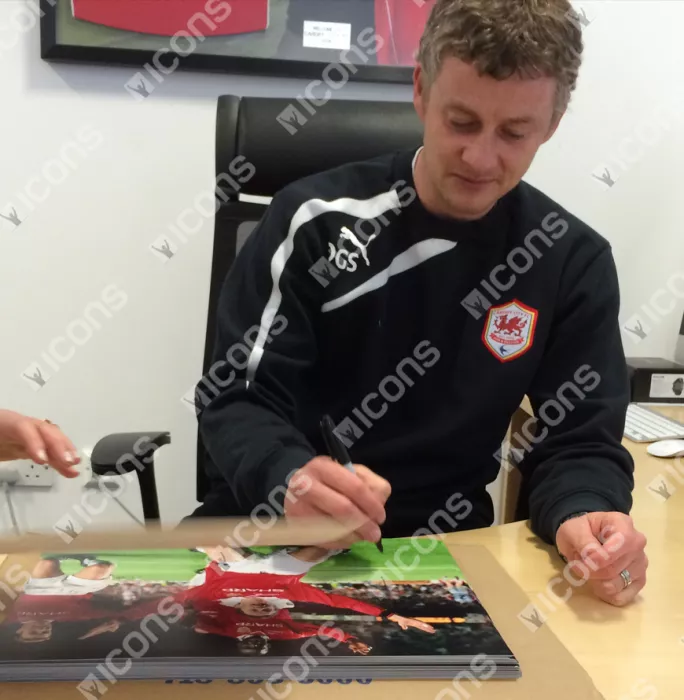 Icons Ole Gunnar Solskjaer Signed Manchester United Photo In Black Wooden Frame: 1999 UEFA Champions League Final Celebration