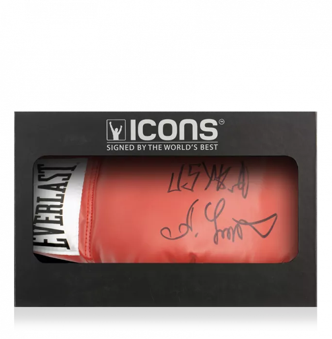 icons Oleksandr Usyk Signed Red Everlast Boxing Glove In Deluxe Packaging