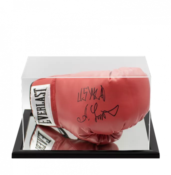 Icons Oleksandr Usyk Signed Red Everlast Boxing Glove In Acrylic Case