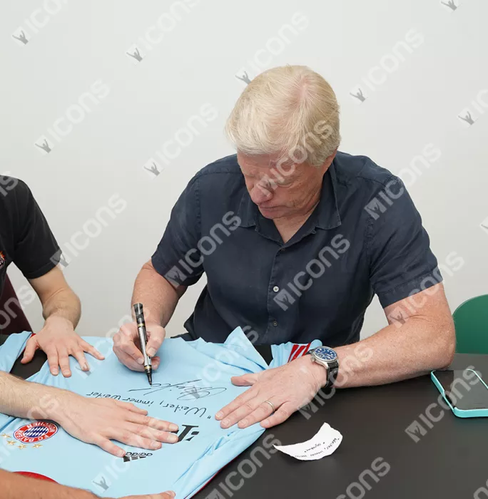 Icons Oliver Kahn Back Signed FC Bayern Munich 2008 Goalkeeper Shirt - Weiter Immer Weiter Inscription In Classic Frame