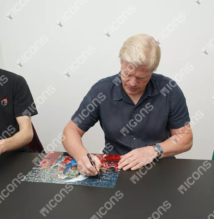 Icons Oliver Kahn Signed FC Bayern Munich Photo In Black Wooden Frame: UEFA Champions League Winner