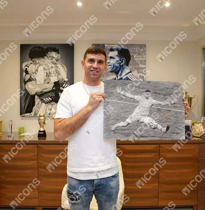 Icons Original Emiliano Martinez Signed And Premium Framed Tribute Artwork: Iconic 2022 FIFA World Cup Final Save