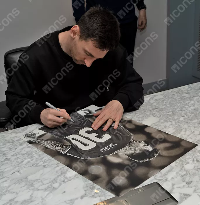 Icons Original Lionel Messi Official Signed And Premium Framed Tribute Artwork: Parisian Icon