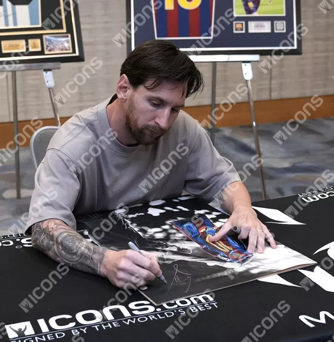 Icons Original Lionel Messi Official Signed Tribute Artwork: FC Barcelona Legend