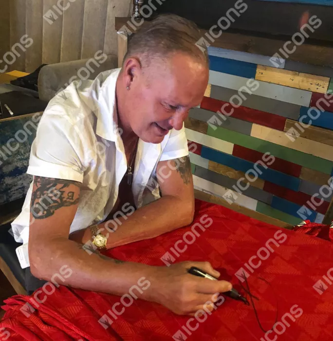 Icons Paul Gascoigne Front Signed England 1990 Away Shirt Home Shirt In Hero Frame: Option 1