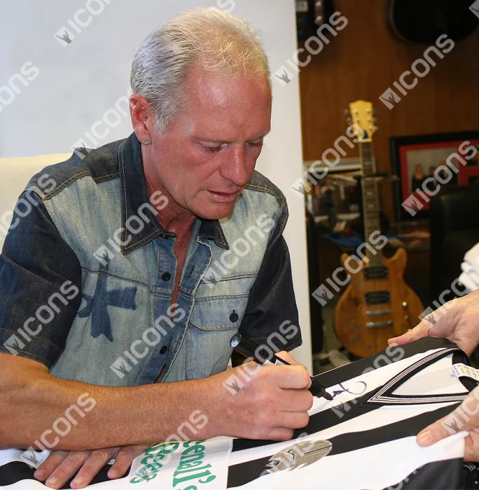 Icons Paul Gascoigne Front Signed Newcastle United 1988-89 Home Shirt In Deluxe Packaging