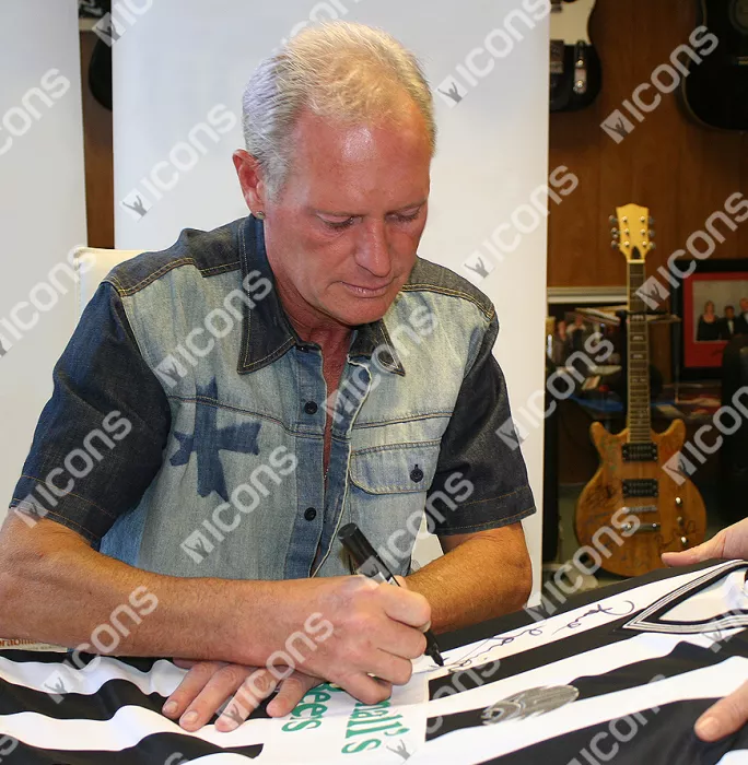 Icons Paul Gascoigne Front Signed Newcastle United 1988-89 Home Shirt In Classic Frame
