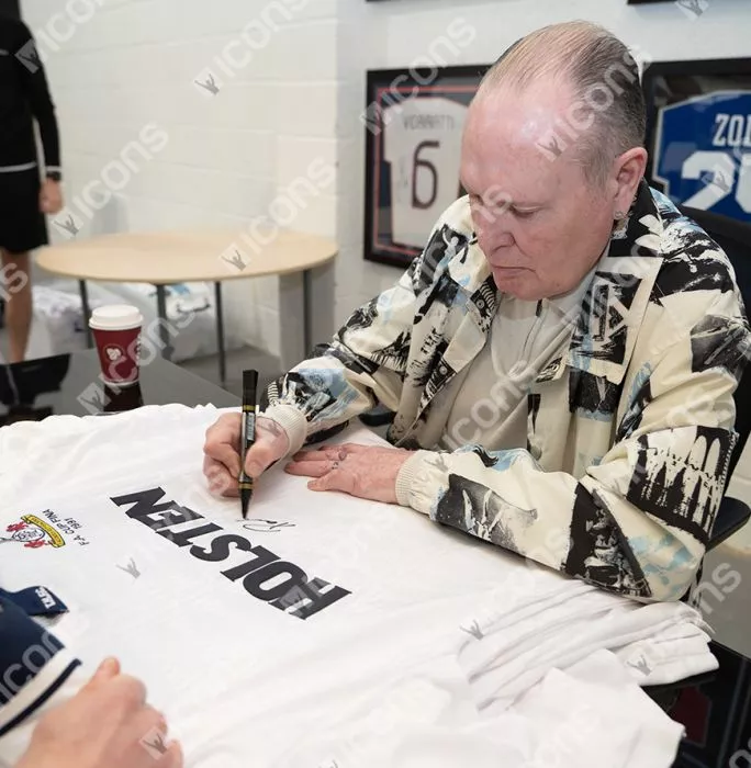 Icons Paul Gascoigne Front Signed Tottenham Hotspur 1991 FA Cup Final Shirt In Classic Frame
