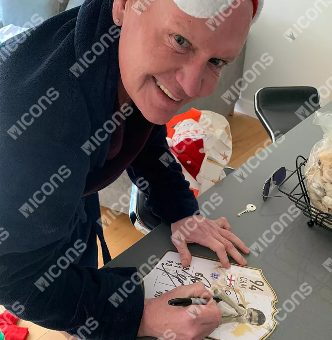 Icons Paul Gascoigne Signed England FIFA Ultimate Team Card In Black Wooden Frame