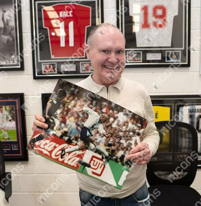 Icons Paul Gascoigne Signed England Photo In Black Wooden Frame: Iconic UEFA EURO 1996 Goal Vs Scotland