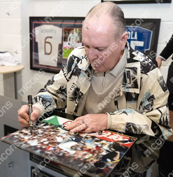 Icons Paul Gascoigne Signed England Photo In Black Wooden Frame: Iconic UEFA EURO 1996 Goal Vs Scotland