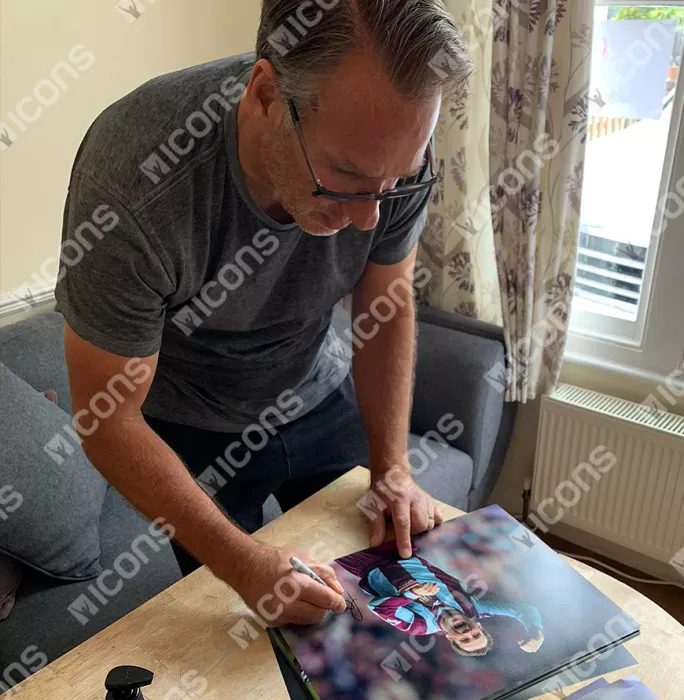 Icons Paul Merson Signed Aston Villa Photo In Black Wooden Frame: 2000 FA Cup Semi-Final Victory