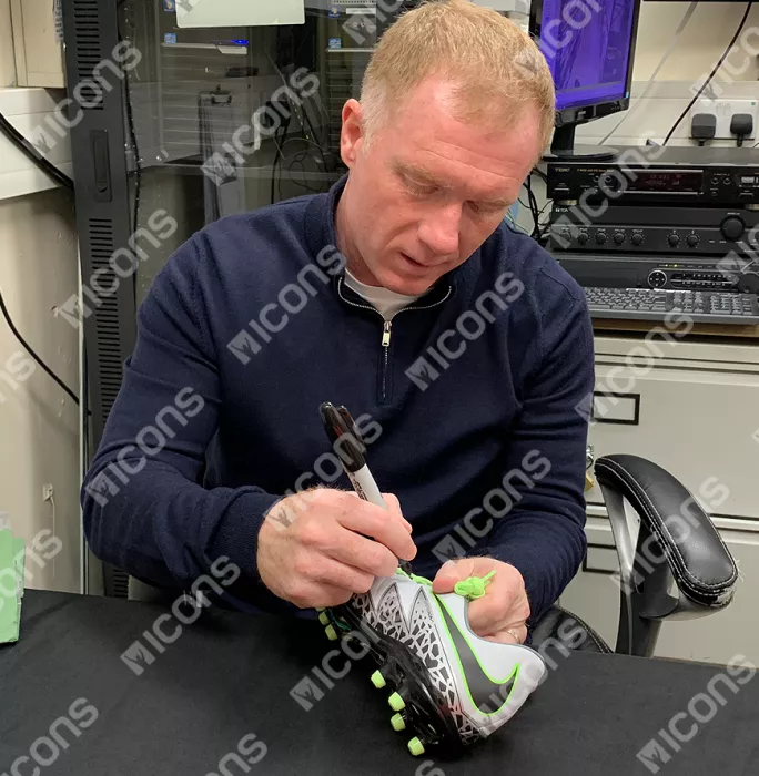 Icons Paul Scholes Signed Grey Nike Hypervenom Boot In Acrylic Case