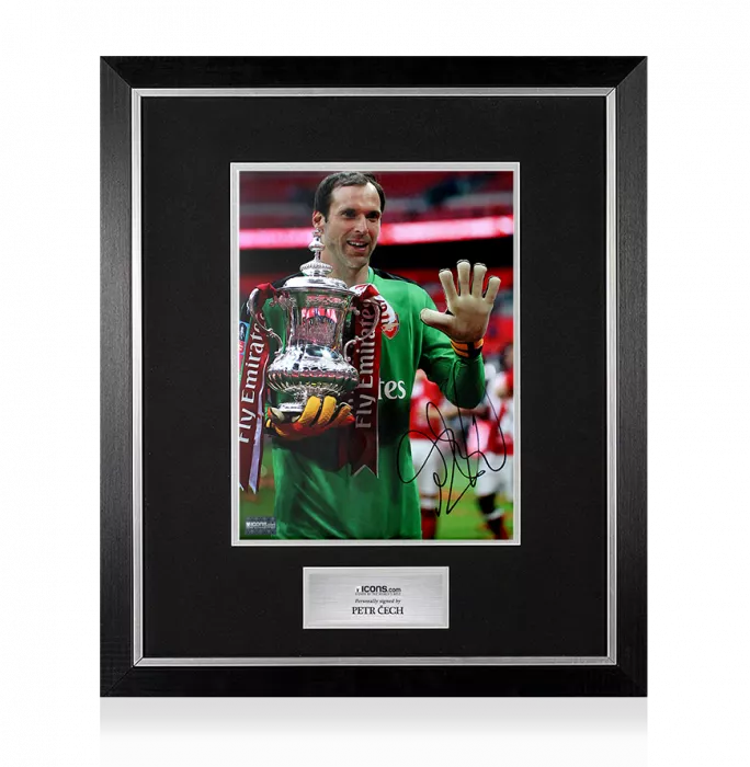 icons Petr Cech Signed Arsenal Photo In Premium Photo Frame: 2017 FA Cup Winner