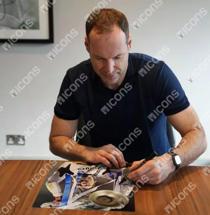 Icons Petr Cech Signed Chelsea Photo In Black Wooden Frame: 2012 UEFA Champions League Winner