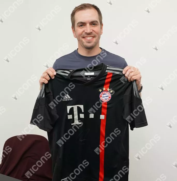 Icons Philipp Lahm Front Signed FC Bayern Munich 2014-15 Third Shirt In Hero Frame: Option 1