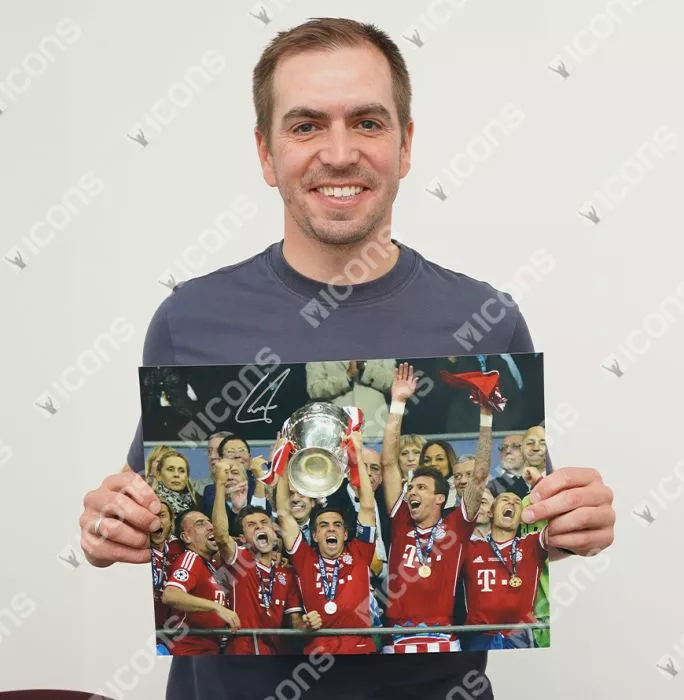 Icons Philipp Lahm Signed FC Bayern Munich Photo In Black Wooden Frame: 2013 UEFA Champions League Winner