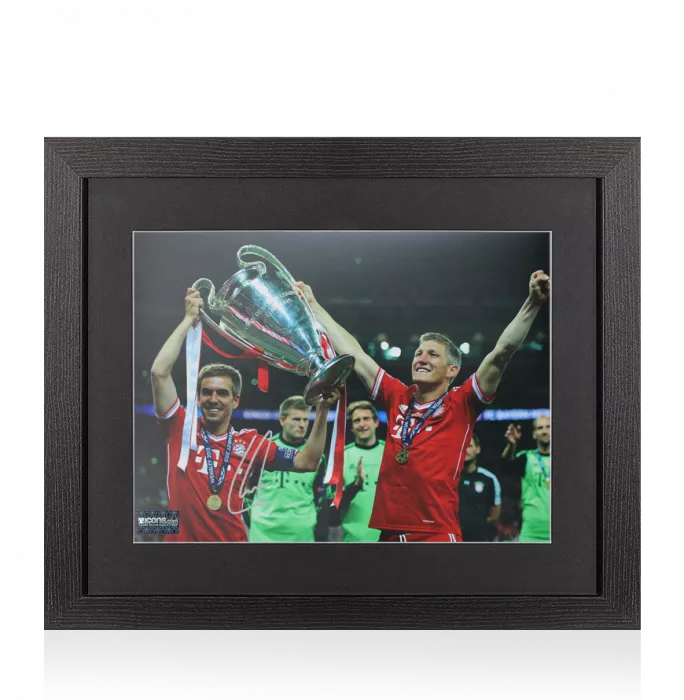 icons Philipp Lahm Signed FC Bayern Munich Photo In Black Wooden Frame: UEFA Champions League Winner
