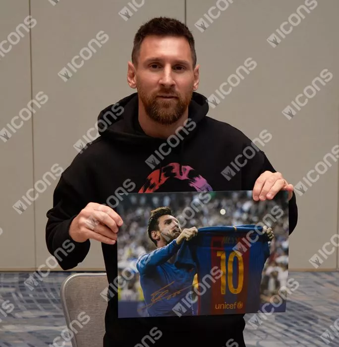 Icons PRE-FRAMED Lionel Messi Official FC Barcelona Signed And Framed Photo: Iconic Clasico Celebration