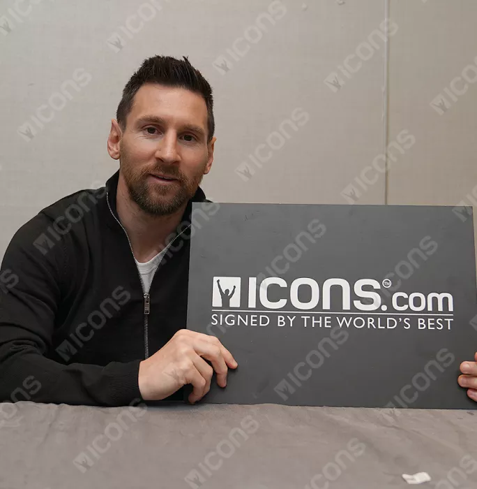 Icons PRE-ORDER Lionel Messi Signed And Personally Dedicated Paris Saint-Germain Home Shirt