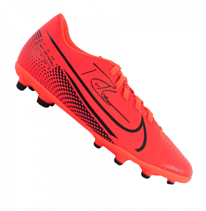 icons Robbie Keane Signed Red and Black Nike Mercurial Vapor Boot