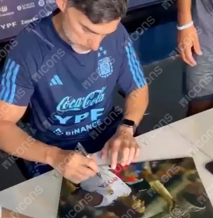 Icons Roberto Ayala Signed Valencia CF Photo In Black Wooden Frame: 2004 UEFA Cup Winner