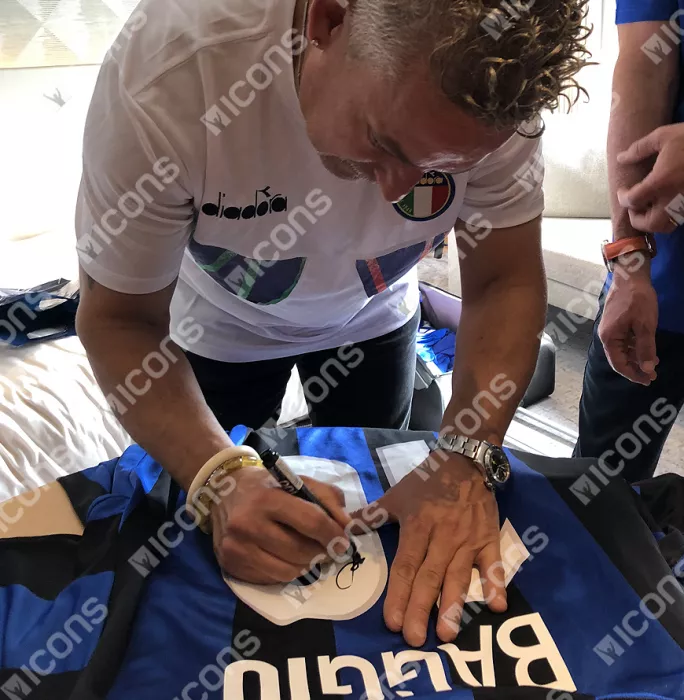 Icons Roberto Baggio Back Signed Internazionale Home Shirt In Classic Frame