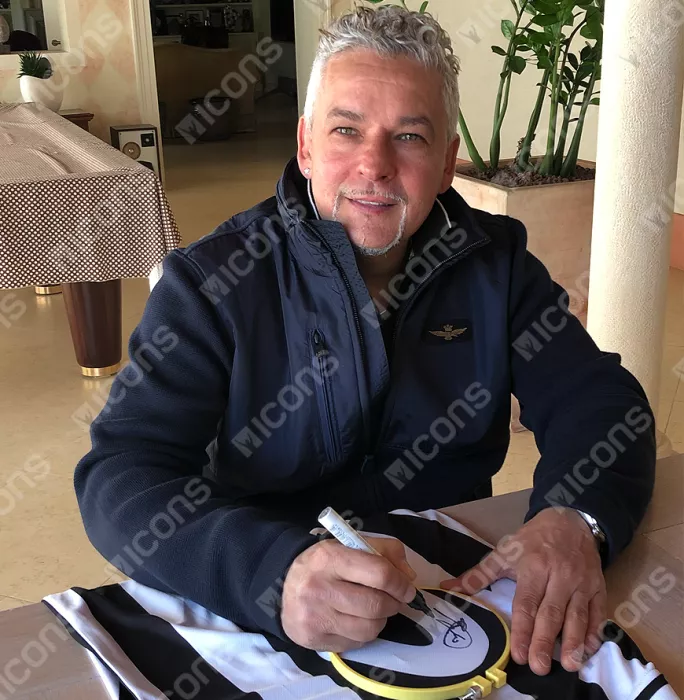 Icons Roberto Baggio Back Signed Juventus 1994-95 Home Shirt With Long Sleeves In Classic Frame