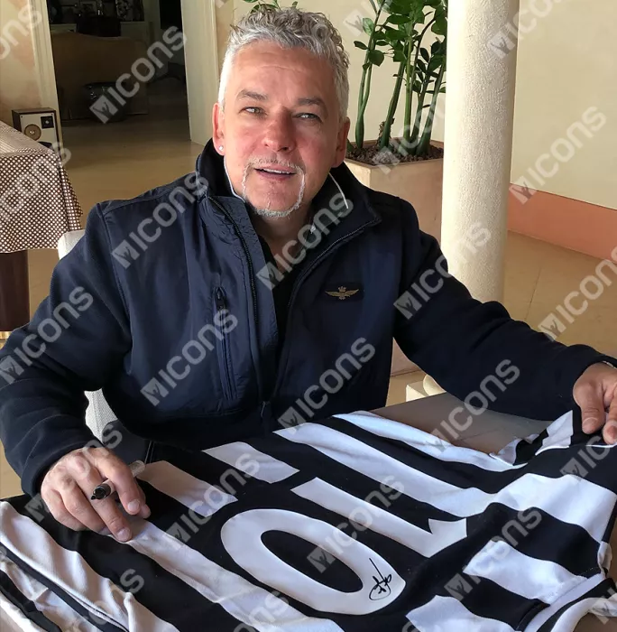 Icons Roberto Baggio Back Signed Juventus 1994-95 Home Shirt With Short Sleeves