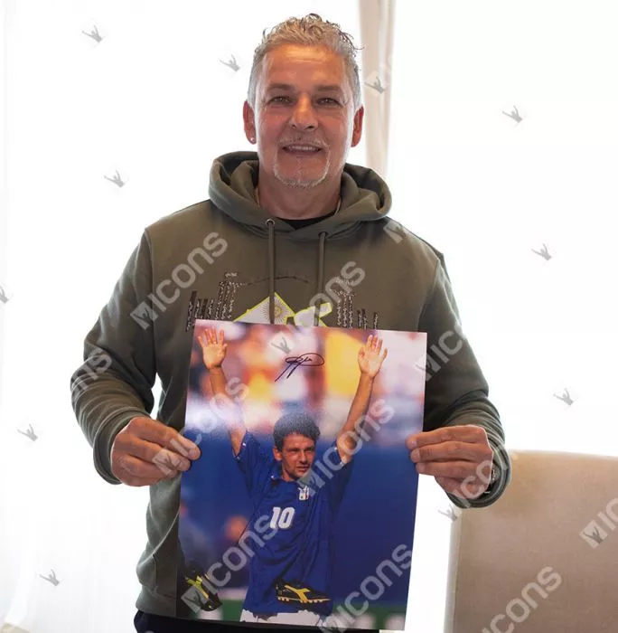 Icons Roberto Baggio Signed Italy Photo: FIFA World Cup Icon