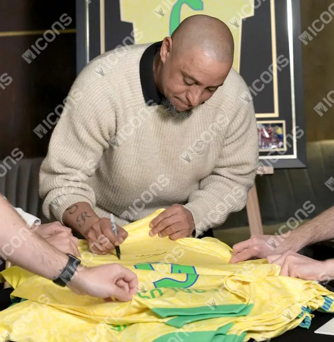 Icons Roberto Carlos Back Signed Brazil Home 2024 Shirt In Classic Frame