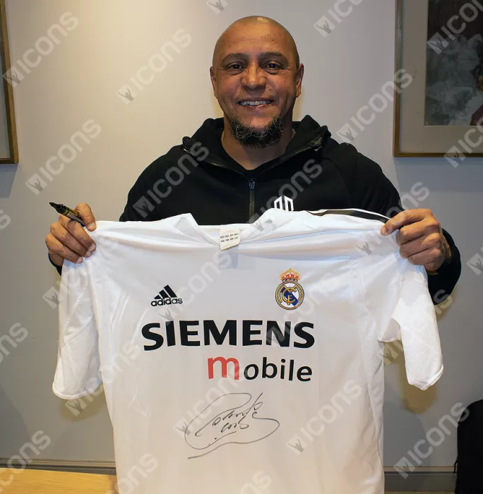 Icons Roberto Carlos Front Signed Real Madrid 2004-05 Home Shirt In Hero Frame: Option 1