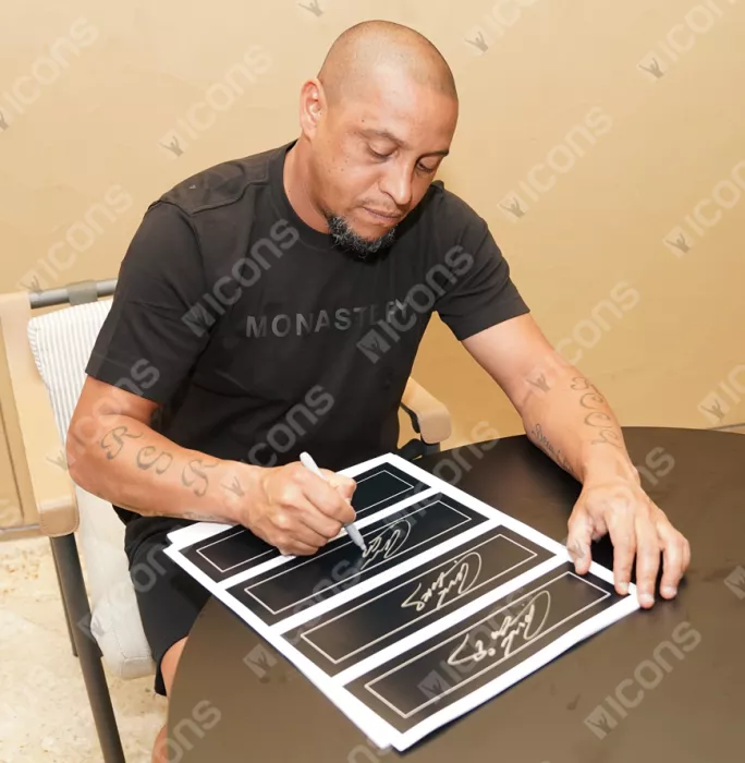Icons Roberto Carlos Official UEFA Champions League Signed Plaque And Photo Frame