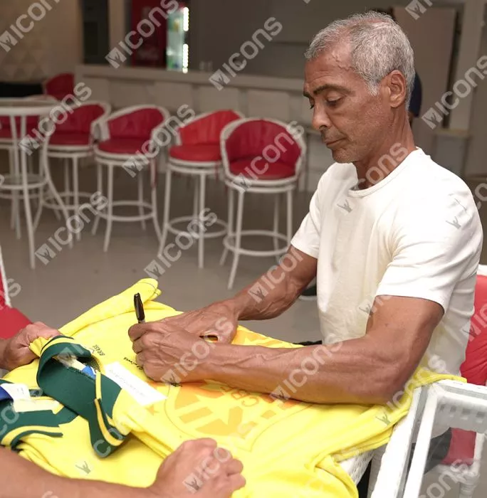 Icons Romario Front Signed Brazil 1996 Home Shirt - "1994 World Cup Winner" Inscription In Classic Frame