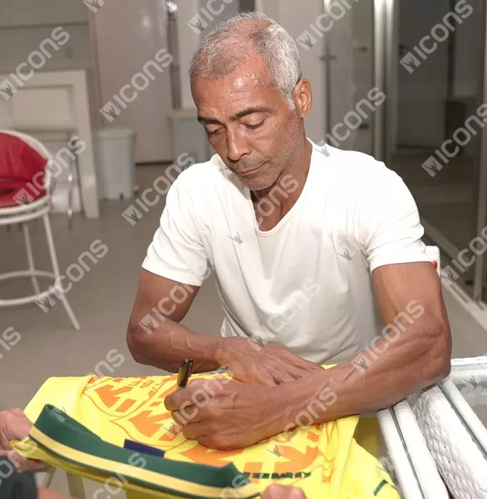 Icons Romario Front Signed Brazil 1996 Home Shirt In Hero Frame: Option 1