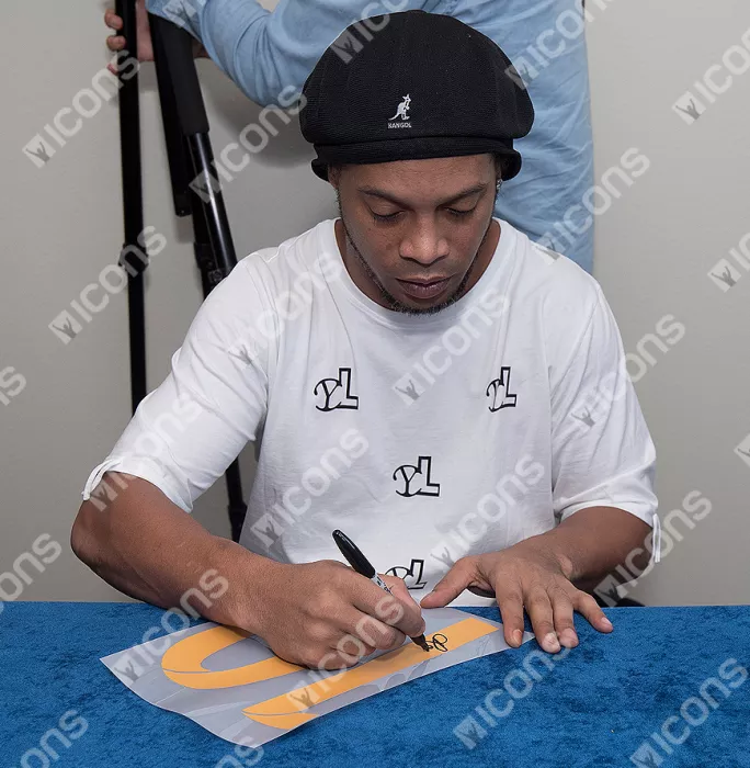 Icons Ronaldinho Back Signed Modern Barcelona Home Shirt With Fan Style Numbers