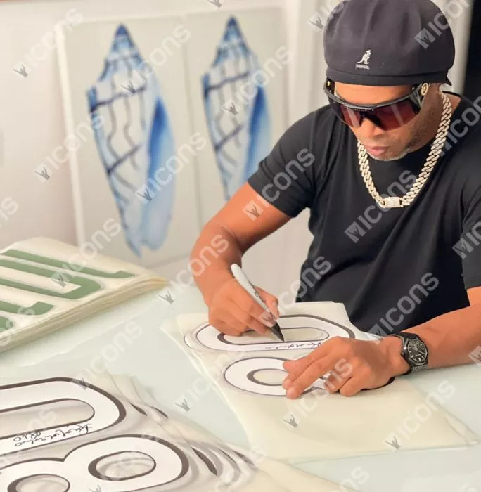 Icons Ronaldinho Official AC Milan Back Signed And Framed Retro Shirt